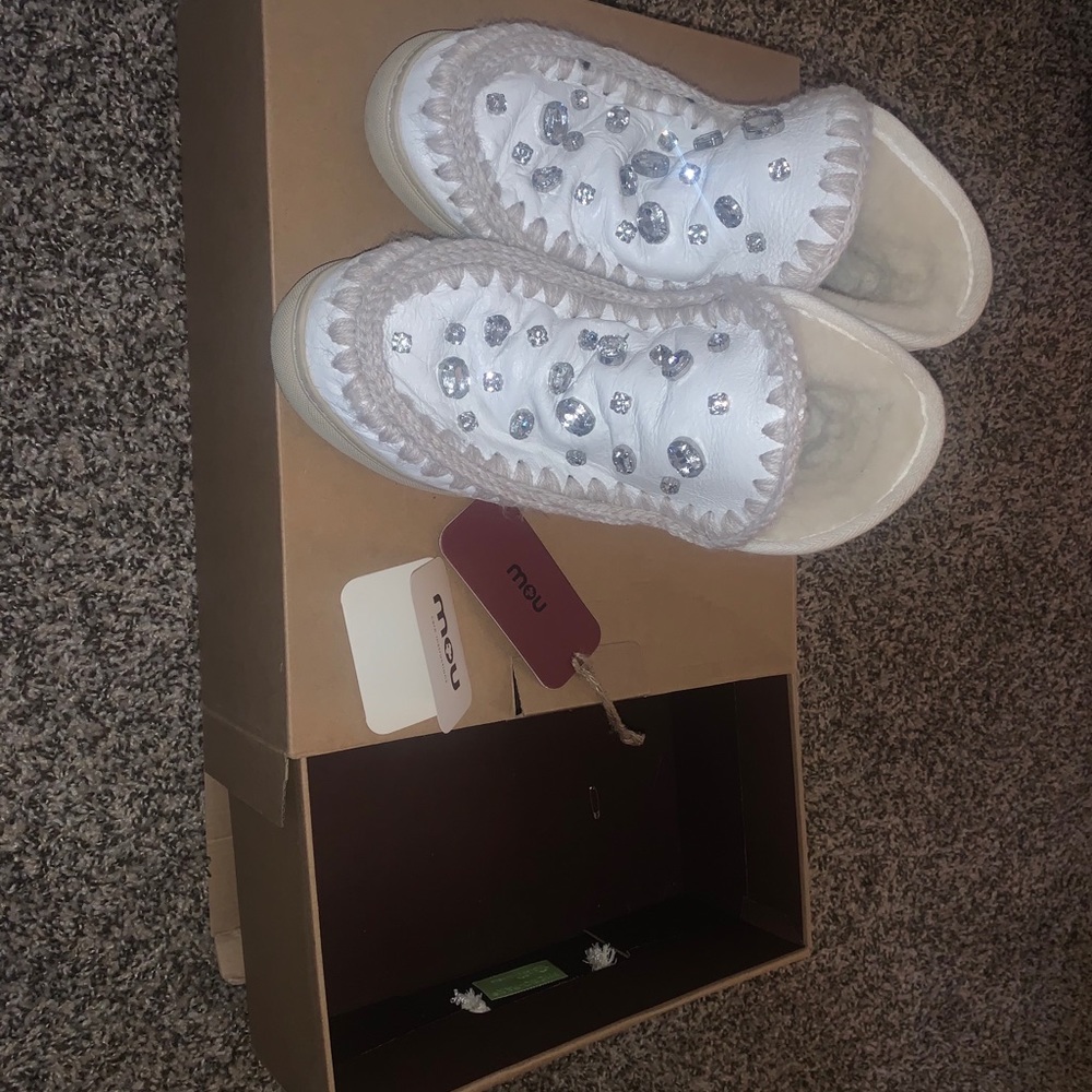 MOUMOU BOOTS- new in box with tags